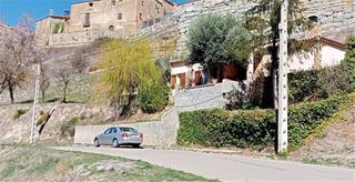 Xalet a Carrer mura 32. Casa 4 vientos con jardín bien orientada