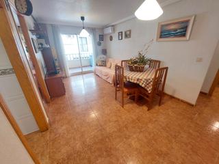 Appartement à Carrer miguel hernández 118. 120.000€. piso 2hab. zona mercadona. a 300m. playa!!!