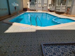 Appartamento in Carrer miguel hernández 118. Piso de 2hab. con piscina c.  equipado, a 600m. playa