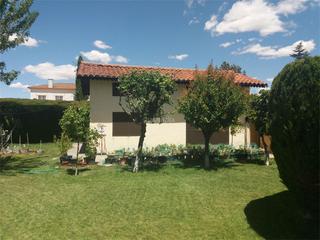 Maison à Calle b 8. Cabrerizos / calle b
