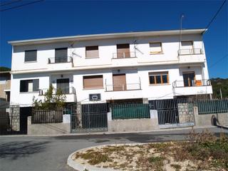 Maison jumelée à Avenida josé antonio primo de rivera 42. El hoyo de pinares  / avenida josé antonio primo d