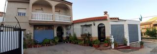 Maison à Calle veredas 2. Cortes y graena / calle iglesia