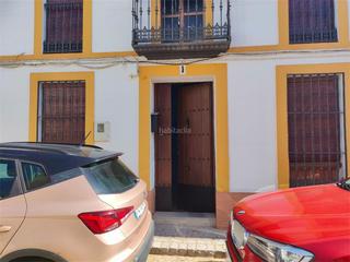 Casa adossada a Plaza el llano 1. El castillo de las guardas / calle rafael mozo