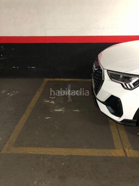 Foto 83ee3bdd-696b-4e5c-ae3f-f165df38c87f. Motorradparkplatz in calle de santa hortensia 62 in Madrid