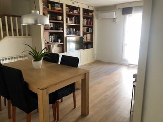 Dúplex en Carrer jose agustin goytisolo, 22. Duplex de 160 metros cuadrados muy bien ubicado.