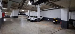 Alquiler Parking coche en Carrer ramon llull, 18. Plaza aparcamiento amplia