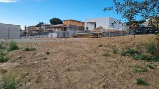 Terrain résidentiel à Carrer torres i bages 21. Terreno en venta