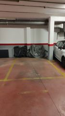 Parking coche en Carrer general castaños, 36. Plaza de parking para coche y moto