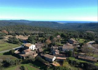 Masia a Carrer de mercé rodoreda i gurguí 14. Casa rural, can güytó