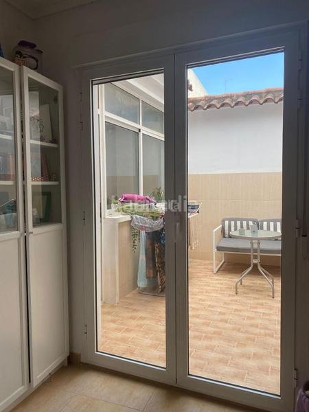 Foto 087072dc-a7a7-4cfd-acf5-044750cfb3ee. Reihenhaus in avenida de la constitución 28 in Catral