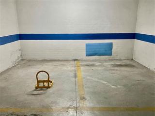 Miete Autoparkplatz in Avenida imperio argentina 10. Martín carpena - torre del río / avenida imperio a