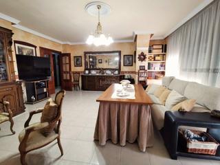 Apartament a Calle ruiz frías 0. Apartamento y piso unidos (divisibles)