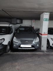 Alquiler Parking coche en Camí destraleta, 2. Junto estación metro, tranvía y renfe cornella