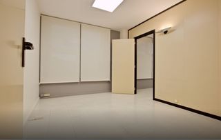 Alquiler Oficina en Avinguda sant esteve, 37. En perfecto estado