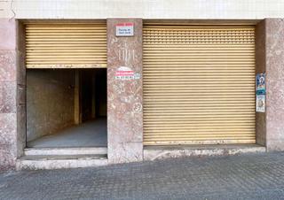 Local Comercial a Passeig sant jordi 15. Amplio local muy bien situado