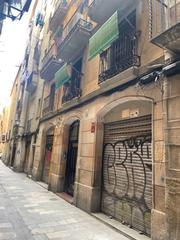 Business premise in Carrer de sant pere mitjà 35. Local en venta