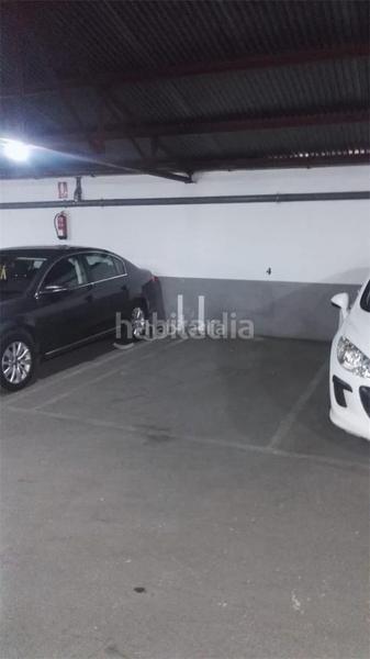 Foto c7cda315-3ffb-49d6-bb38-0ffb81629308. Aparcament cotxe a calle santa rita 2d a Hellín