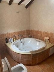 Piso en Calle iglesia 10. Venta vivienda + local planta baja+ local trastero