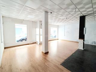 Rent Business premise in Calle reina doña violante 2. Local diafano junto a hospital morales meseguer