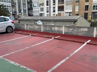 Parking coche en Passatge dels camps elisis 5. Dreta de l