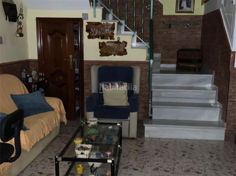 Foto 6e4fd2e1-a45d-4ee2-b571-e8284e7c50fe. Casa adossada a calle de giralda 8 a Torredonjimeno