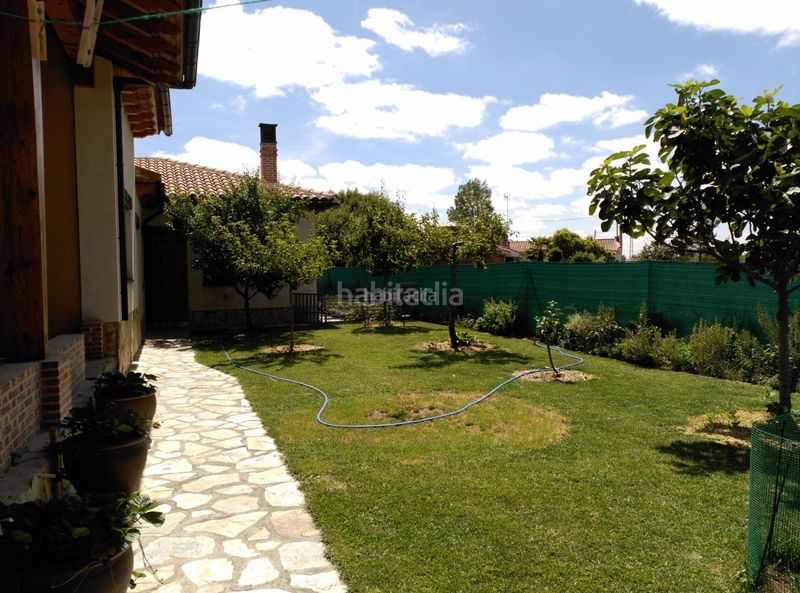 Foto a1e3be2c-1b05-48e8-953b-26f8db03d918. Casa en calle de la alegria 50 casa rustica en Renedo de la Vega