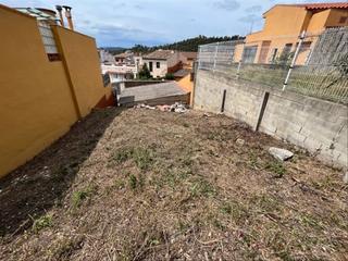 Terreny residencial a Carrer llatzaret 7. Solar urb 160m2 con garaje 41m2 centro la jonquera
