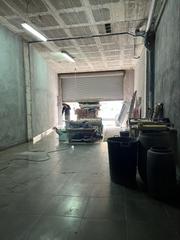 Rent Business premise in Carrer congost 26. Local reformado