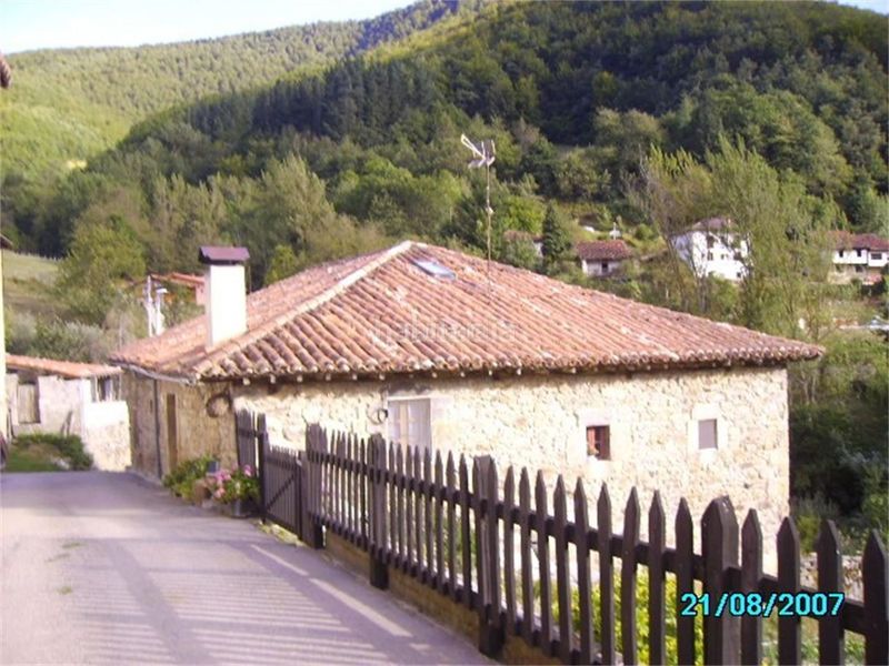 Foto aad4dc0d-3b08-480d-b580-70dadcd45c9c. Casa a barrio cosgaya 29 a Camaleño