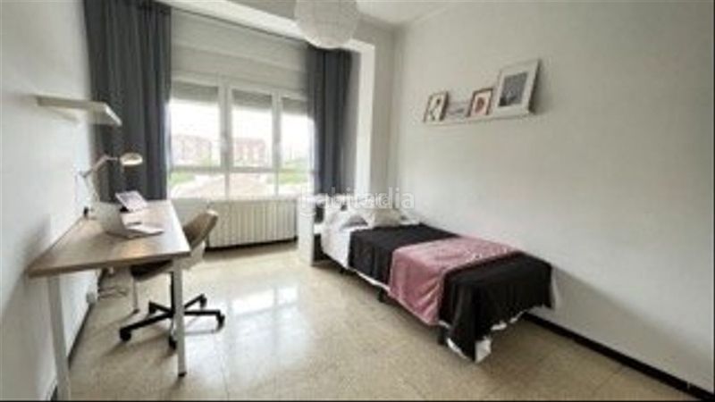 Foto b659eee5-9df3-4052-86fb-1d2888a2a35d. Miete etagenwohnung in carrer de sant hilari 4 in Lleida
