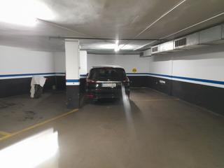 Aparcament cotxe a Carrer de la duquessa d'orleans 25. Plaza de pk coche y moto o bicis