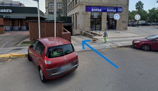Alquiler Parking coche en Passeig ferrocarrils catalans, 117. Parking grande, moderno y vigilado.