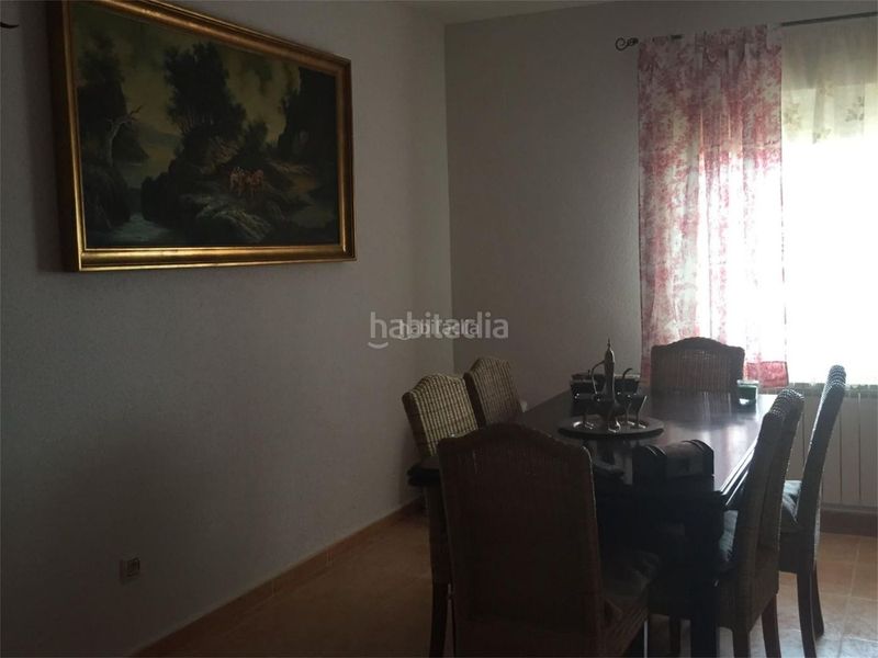 Foto 135e8813-fa7f-4f24-aa2d-6b04e0543b92. Reihenhaus in calle carretera 2 in Navalucillos (Los)