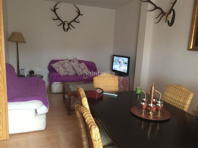 Foto 2356fb17-9468-4d6f-8b46-a0a3934554aa. Reihenhaus in calle carretera 2 in Navalucillos (Los)