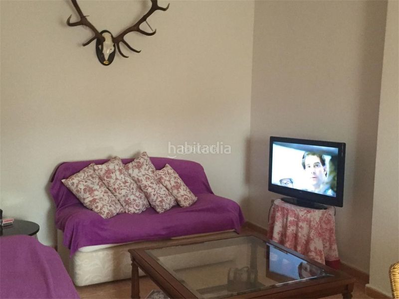Foto 923973fd-4c51-42a8-b58c-69b6cd4ce4ed. Reihenhaus in calle carretera 2 in Navalucillos (Los)