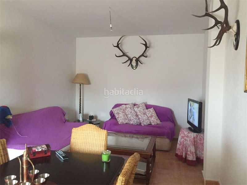 Foto c3977b79-65a2-4398-bc16-99bb2799bf21. Reihenhaus in calle carretera 2 in Navalucillos (Los)