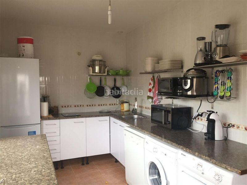 Foto def1005e-46bf-4c49-aa58-4b9b92c38a78. Reihenhaus in calle carretera 2 in Navalucillos (Los)