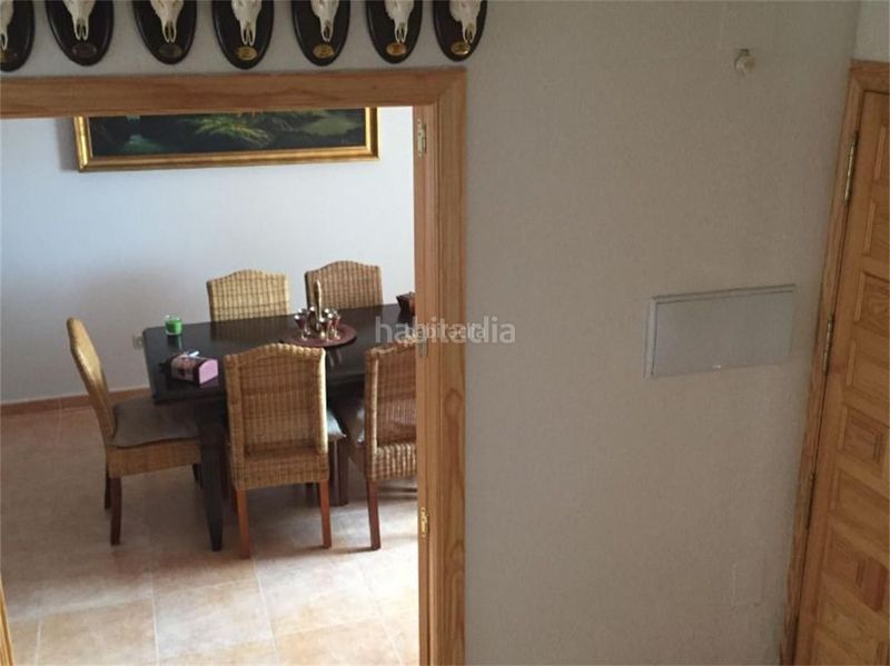 Foto eed1066b-38d3-4647-a596-f44c49e9764c. Reihenhaus in calle carretera 2 in Navalucillos (Los)