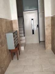 Pis a Carrer vistabella 3. Piso en zona comercial