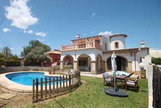 Chalet à Calle del mar 3. Chalet independiente con piscna privada