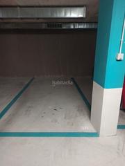 Aparcament cotxe a Carrer de joaquim rubió i ors 140. Aparcamiento parking