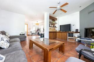 House in Urbanització mig camí 16. Chalet independiente