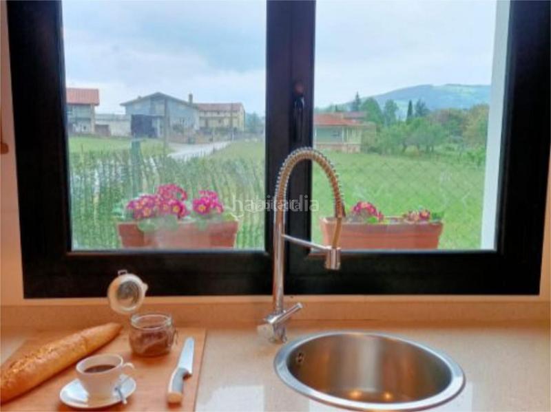 Foto 419facd8-56f2-41ee-8983-6f48996c9043. Casa adossada a barrio cereceda 33 a Rasines