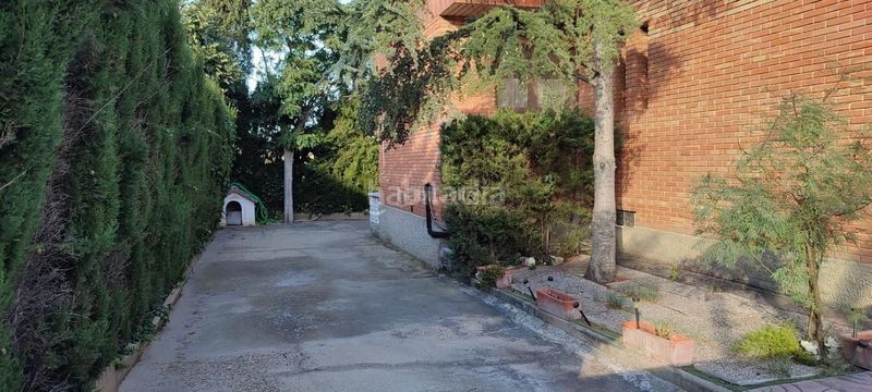 Foto e7c40136-b81f-405c-b2bd-b32b85879a05. House in calle montes universales 8 in Utebo