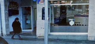 Lloguer Local Comercial a Avinguda de l'abat marcet 333. Local muy luminoso en zona muy comercial