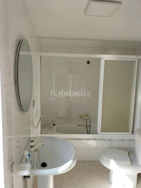 Foto c8960640-318d-4002-888f-c17a2876ea5c. Lloguer casa adossada a urbanización escarabote 312 a Boiro