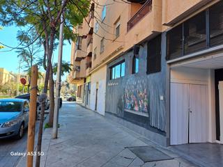 Locale commerciale in Calle manuel caballero venzalá 24. Local en la mejor ubicación del bulevar