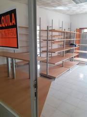 Lloguer Local Comercial a Carrer marquès de la fontsanta 9. Amplio local en alquiler santa maria del camí