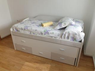 Location Appartement à Rúa do doutor teixeiro 16. Zona zara,  piso seminuevo y amplio amueblado