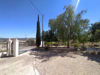 Maison à Calle aragon-r ab 12. Casa + parcela - zona tienda debarro y los ruices